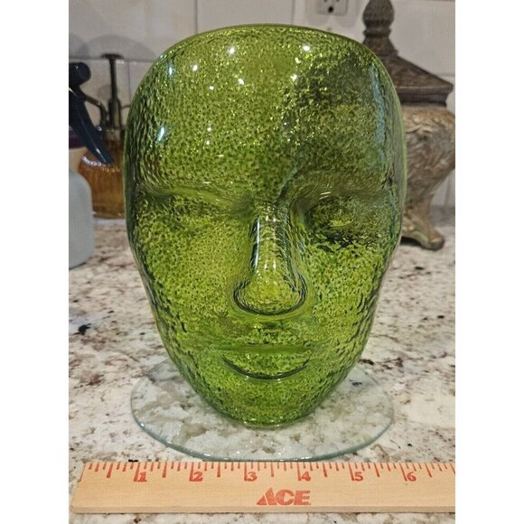 Art Glass Human Face Form - Unique - Unsigned - Green Speckle Glass - Picture 3 of 7